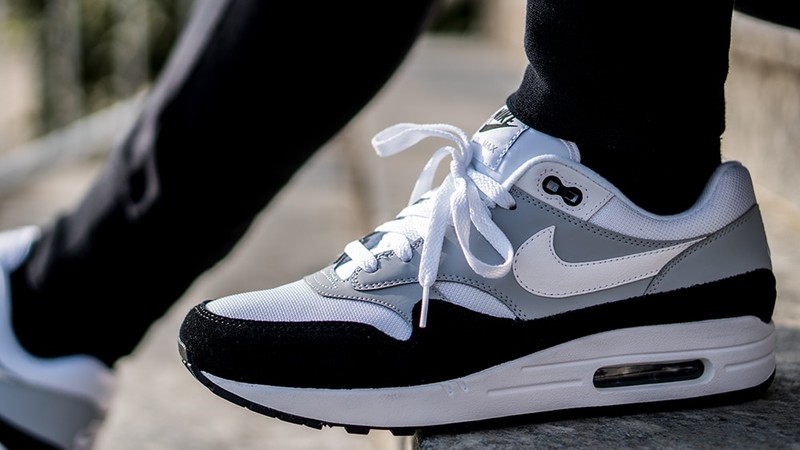 Air max 1 outlet wolf grey on feet